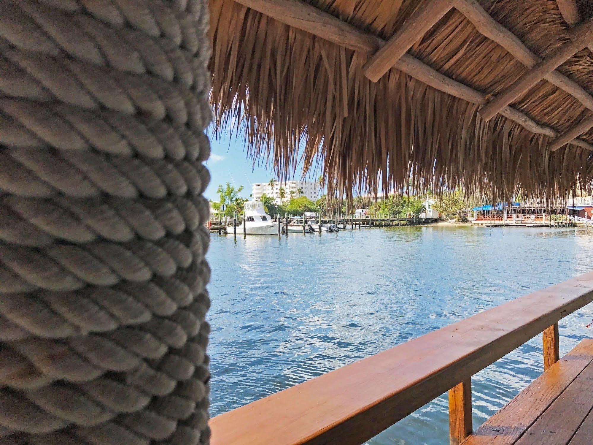 Cove Inn On Naples Bay Exterior foto